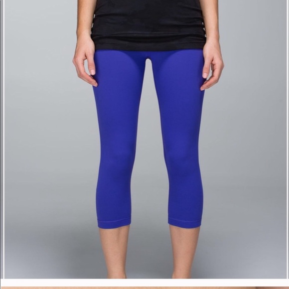 ❤️SOLD❤️ Reversible Lululemon Cropped Wunder Under - Picture 3 of 10